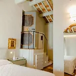Дом отдыха Medieval Tower With Views Of Sibillini Mountains *