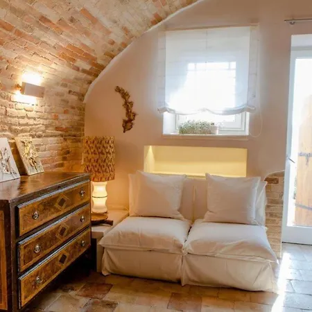 Medieval Tower With Views Of Sibillini Mountains Tatil Evi Magliano di Tenna