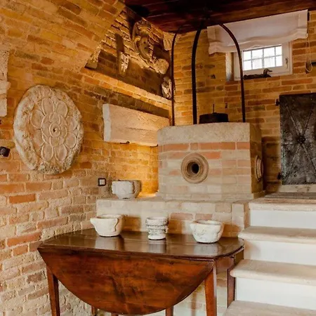 Medieval Tower With Views Of Sibillini Mountains Tatil Evi *