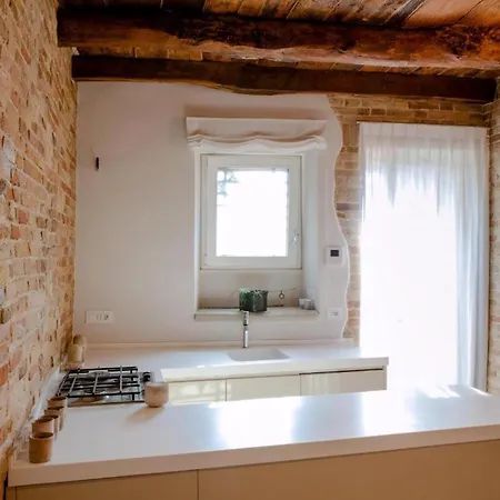 Medieval Tower With Views Of Sibillini Mountains * Magliano di Tenna