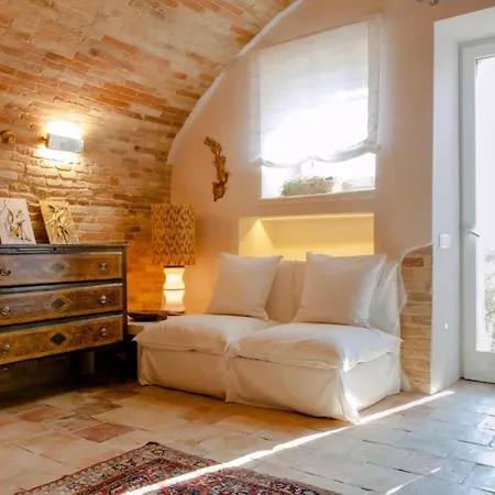 Medieval Tower With Views Of Sibillini Mountains * Magliano di Tenna